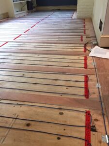 Heating cable underfloor installation