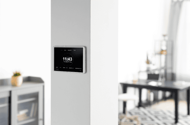 Home with a horizontal thermostat.