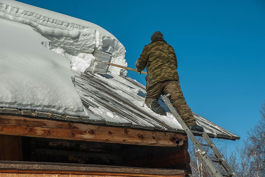 Roof with snow